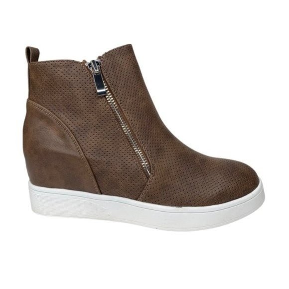 Journee Collection Pennelope Sneaker Wedge Brown Size 7.5 - Picture 1 of 11